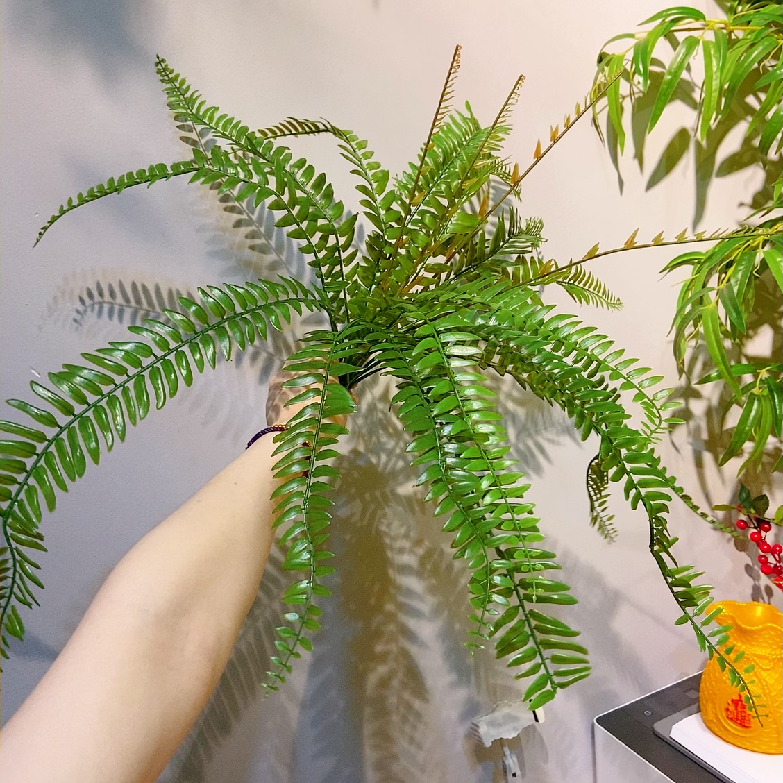 Artificial green plant decorations, indoor plastic artificial plant ornaments, realistic artificial flower artworks, home decoration detail image 7