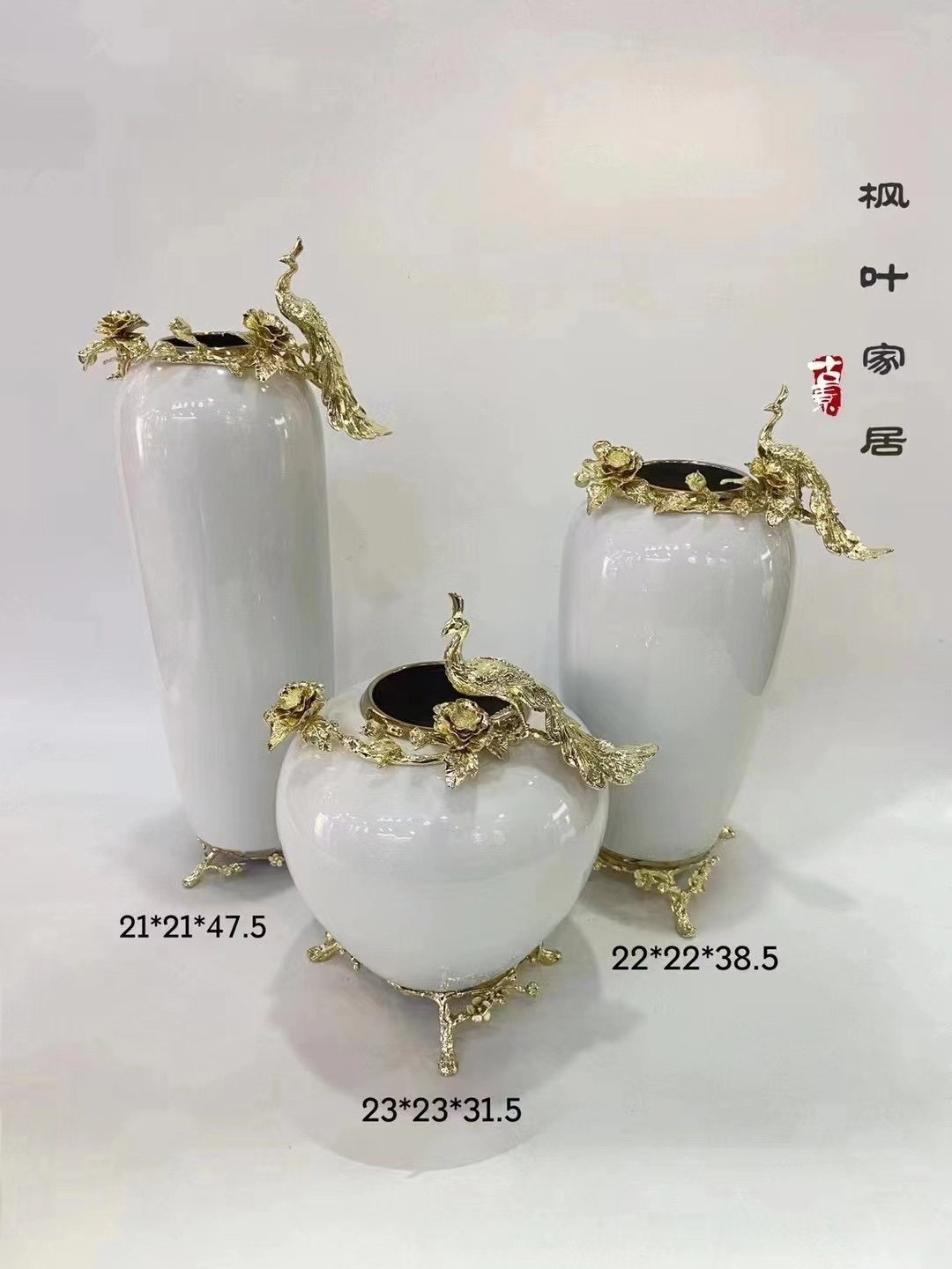 Simple and fashionable ceramic vase ornaments, creative high-end dried flower arrangement decorations for home living room desktops and foyers Application Scenario