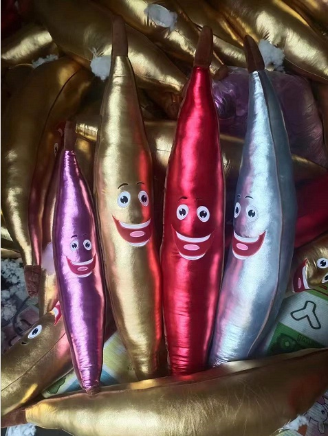 Colorful banana-shaped plush toy, throw pillow, pillow toy, made of plush material, safe and environmentally friendly, children's favorite educational toy, luminous toy Application Scenario