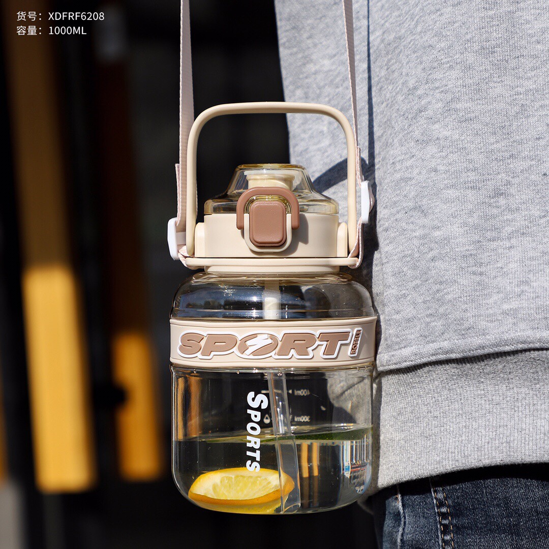 Large-capacity sports water cup Item Picture