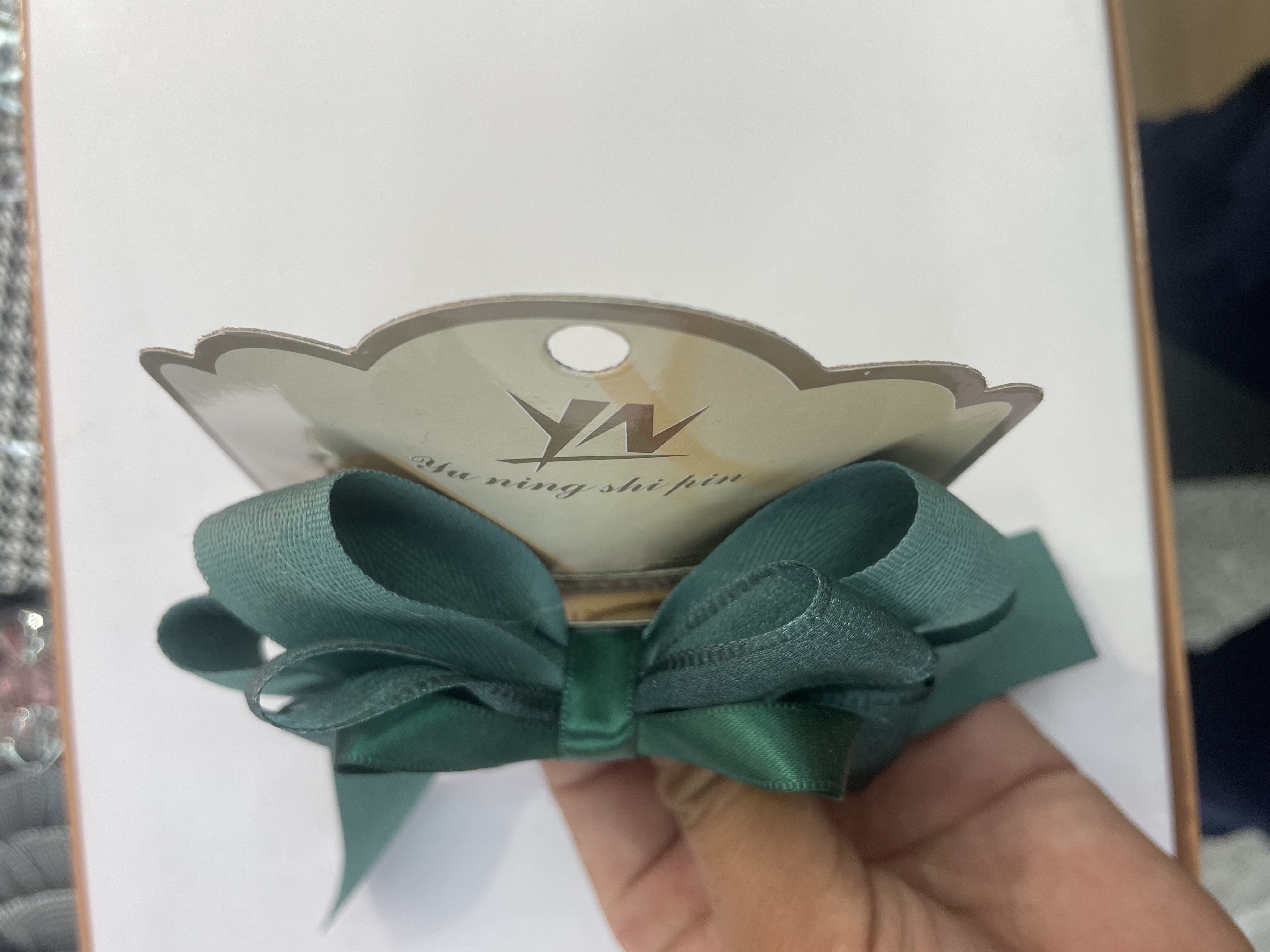 绿色蝴蝶结发夹细节图