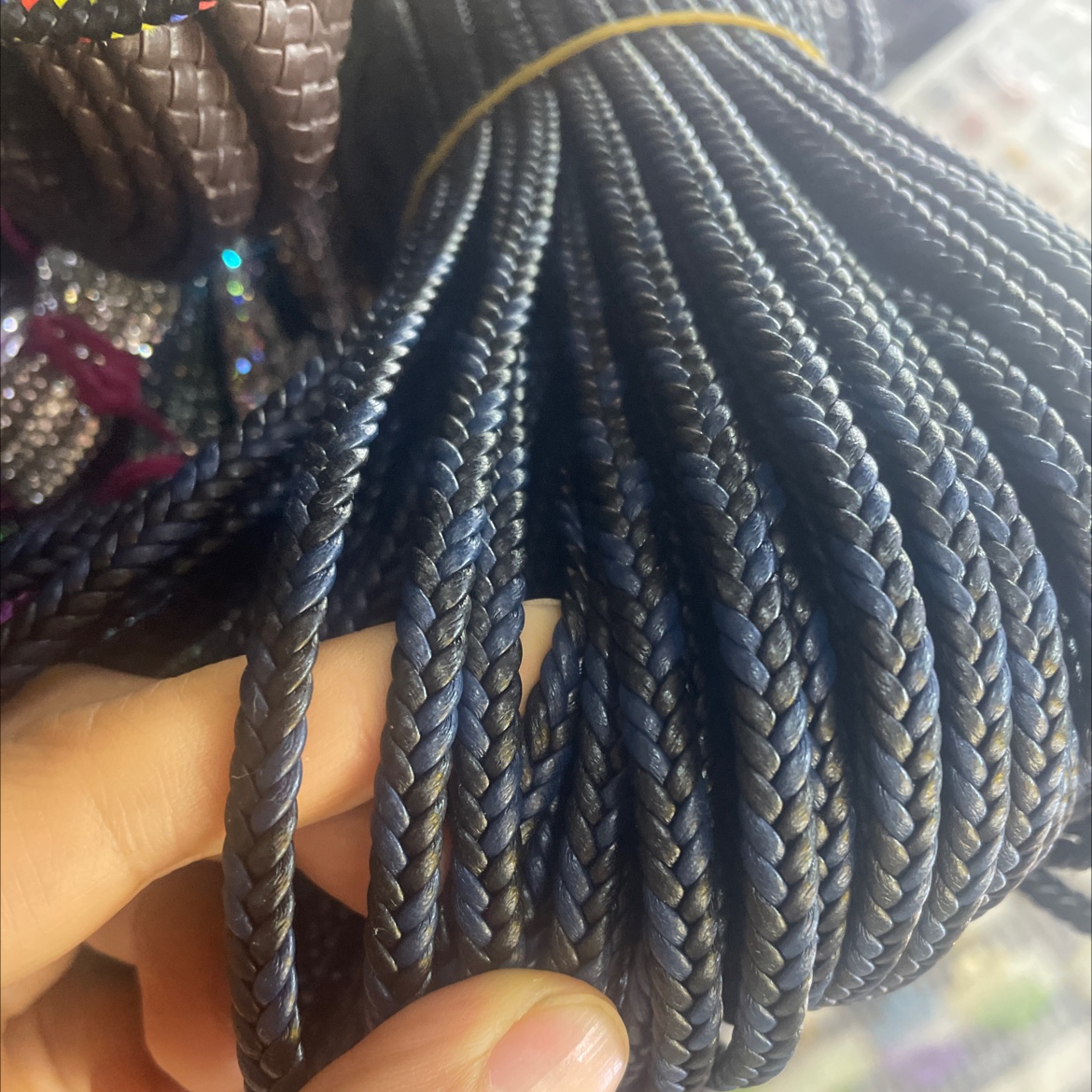 Five-strand weaving