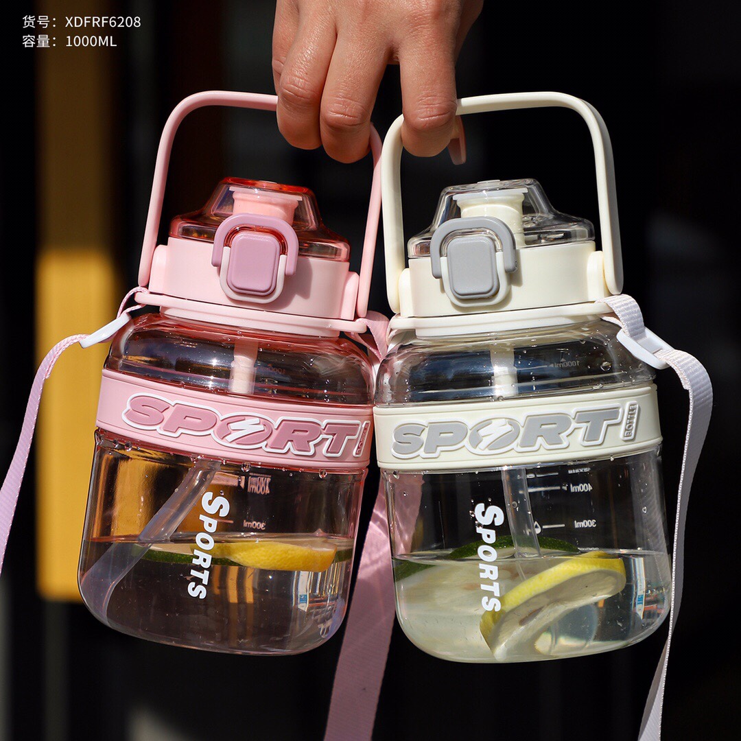Large-capacity sports water cup details Picture