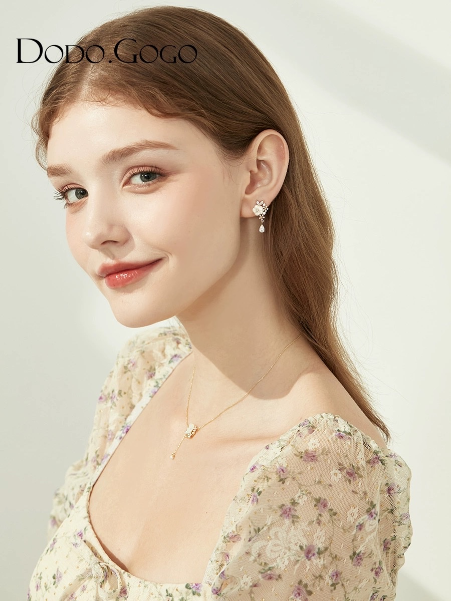 枫叶型银耳针 无骨耳环 木头耳针设计 玉髓镶嵌 瓶子包装 独特饰品新款