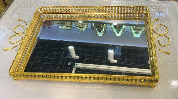 出口外贸商品，铁艺精雕花边，镜子底板，高端大气上档次的款式，居家日用必备，单个内盒包装