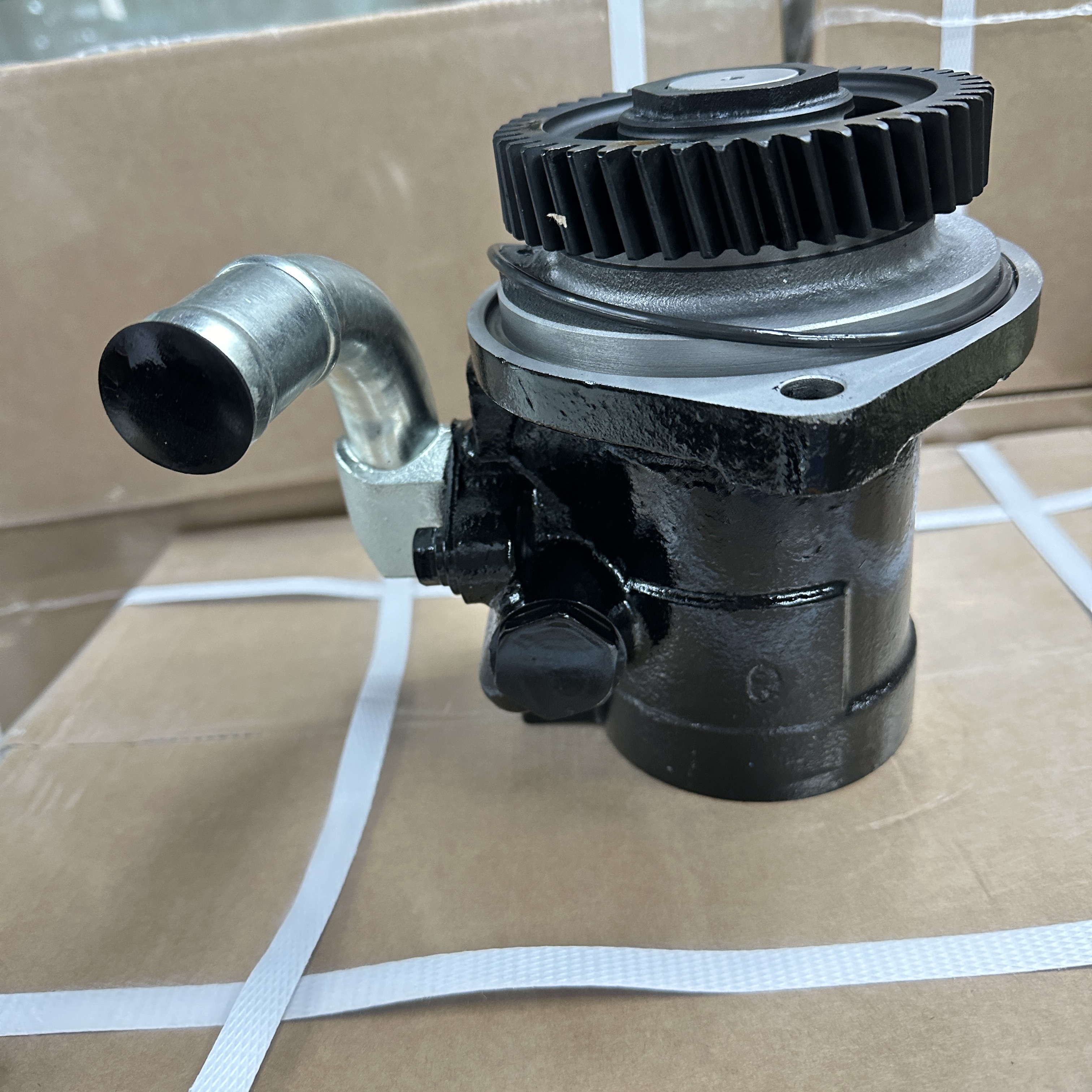Auto parts for Hino 700 hydraulic steering booster pump 44350-1370