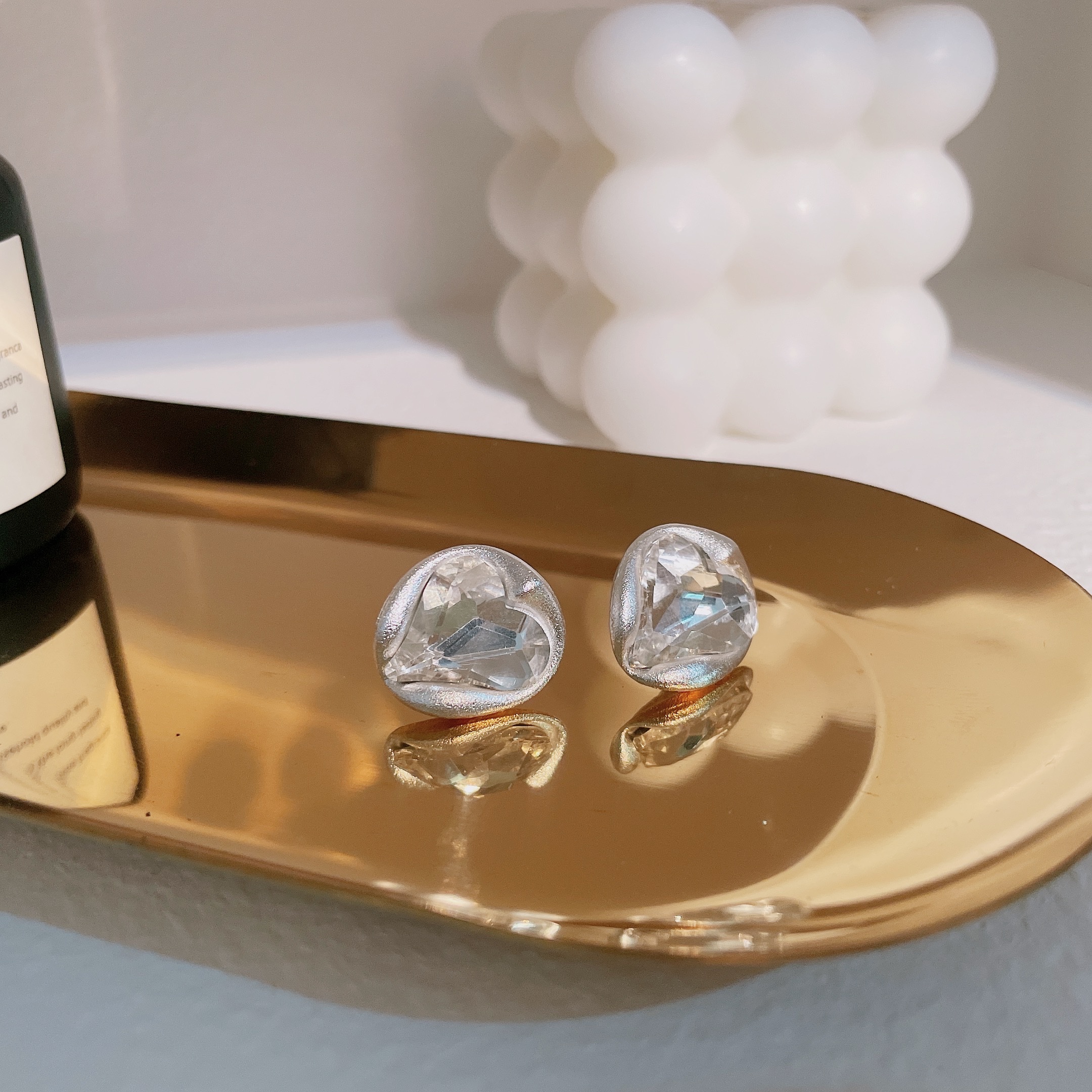 Dongdaemun Korean matte Silver heart-shaped diamond Stud earrings Li Lei Jewelry L0065 detail image 3