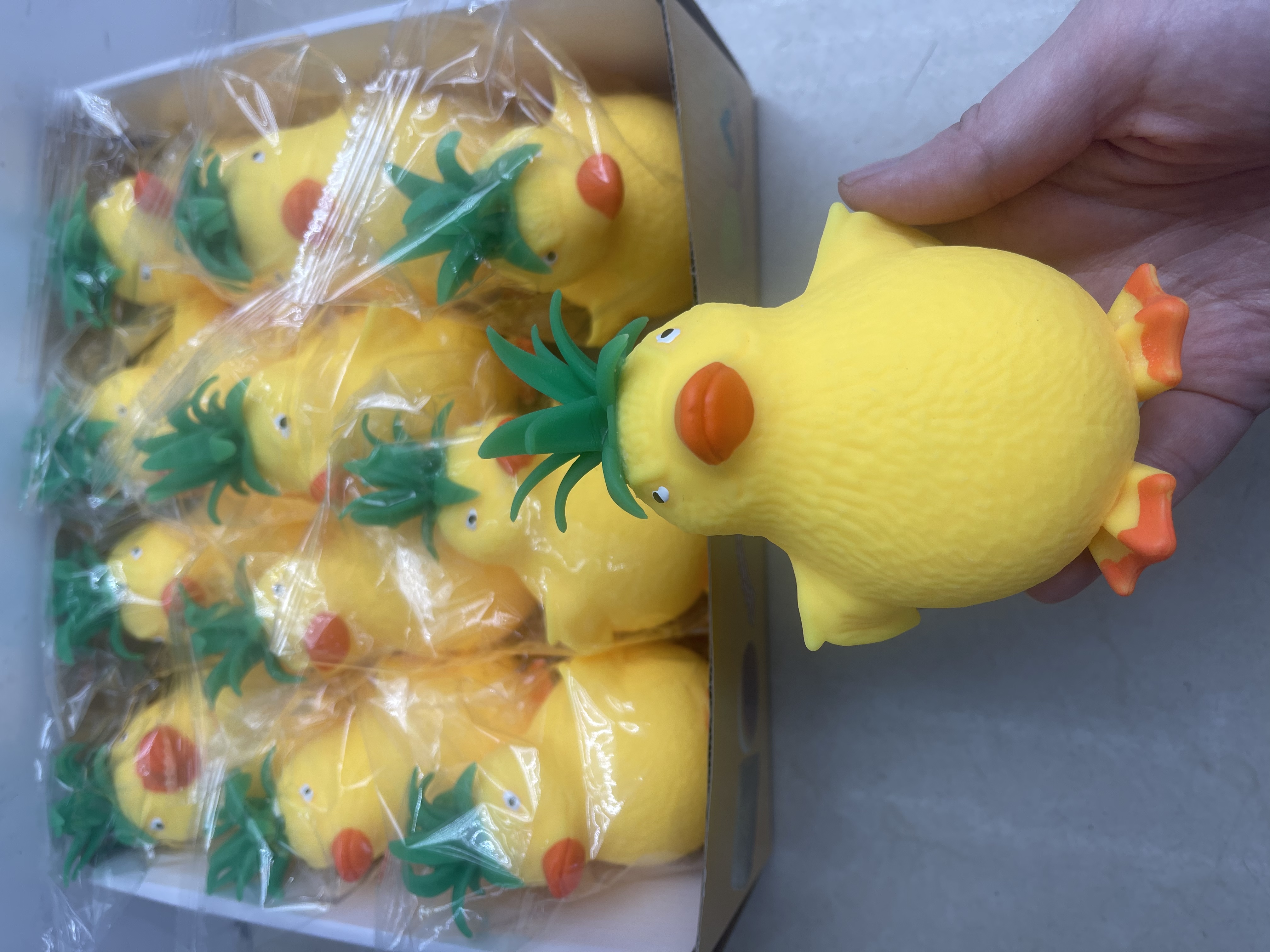 可爱小鸭子卡通造型软胶菠萝头发解压捏捏乐
