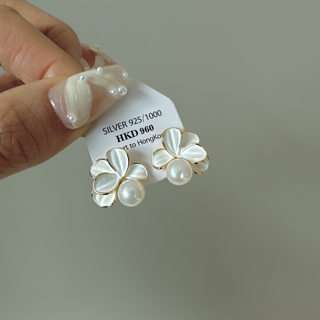 Pearl earrings, welded zircon earrings, exquisite accessories, elegant earrings, fashionable and trendy earrings for women, brilliant zircon earrings