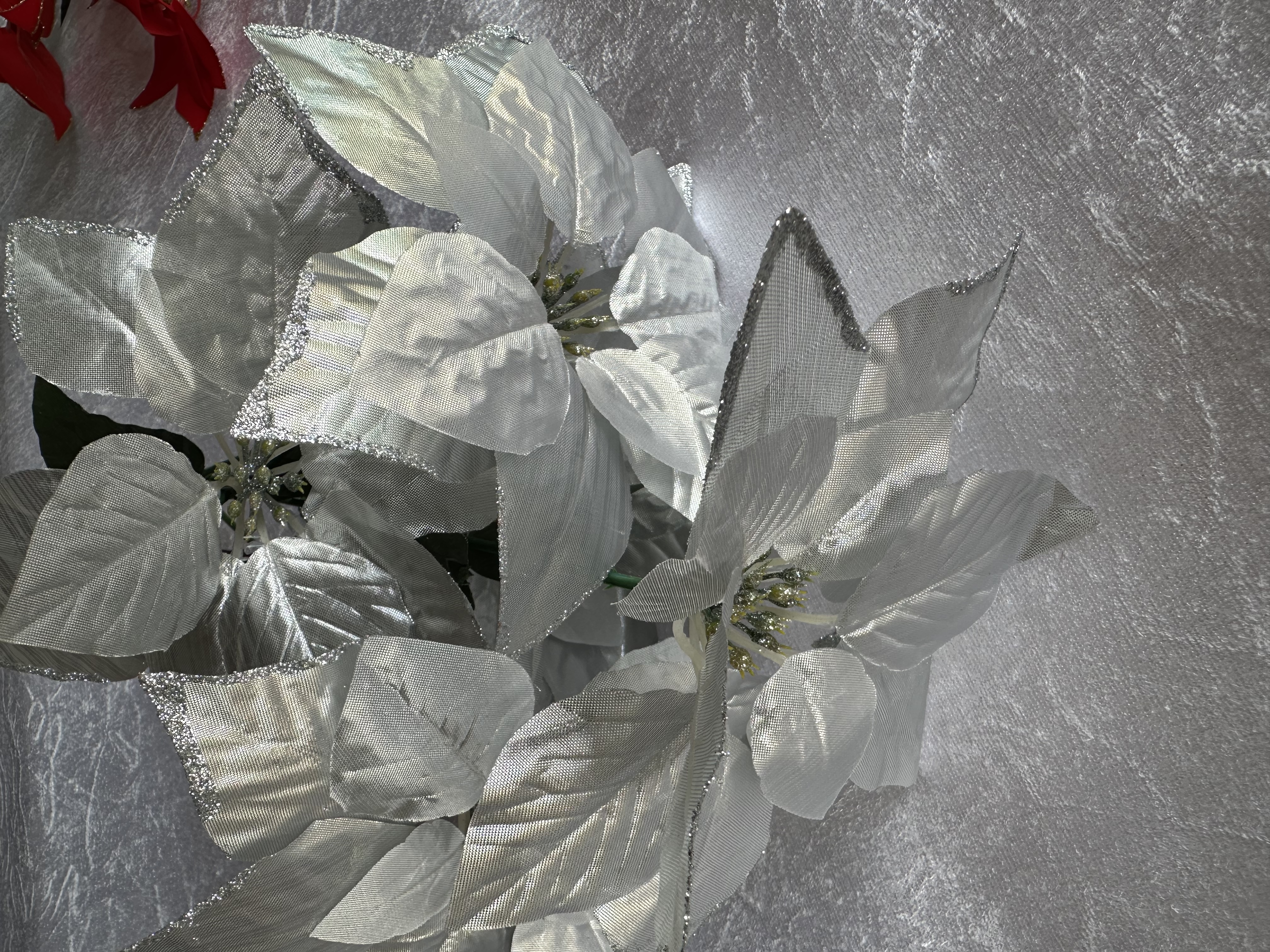 仿真圣诞花蝴蝶插件仿真摇摆莲花灯竹框仿真植物圣诞节日葡萄串挂饰细节图