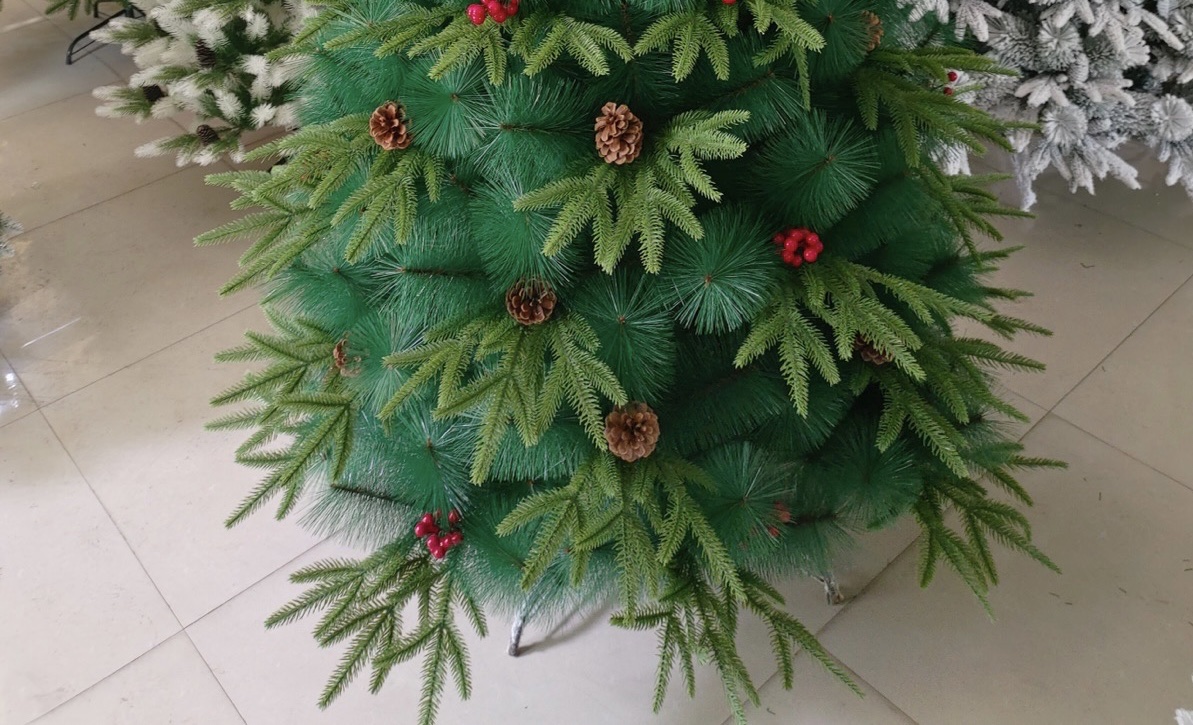 Pine needles and PE leaves, a mixed tree of red and pinecone fruits Specification image