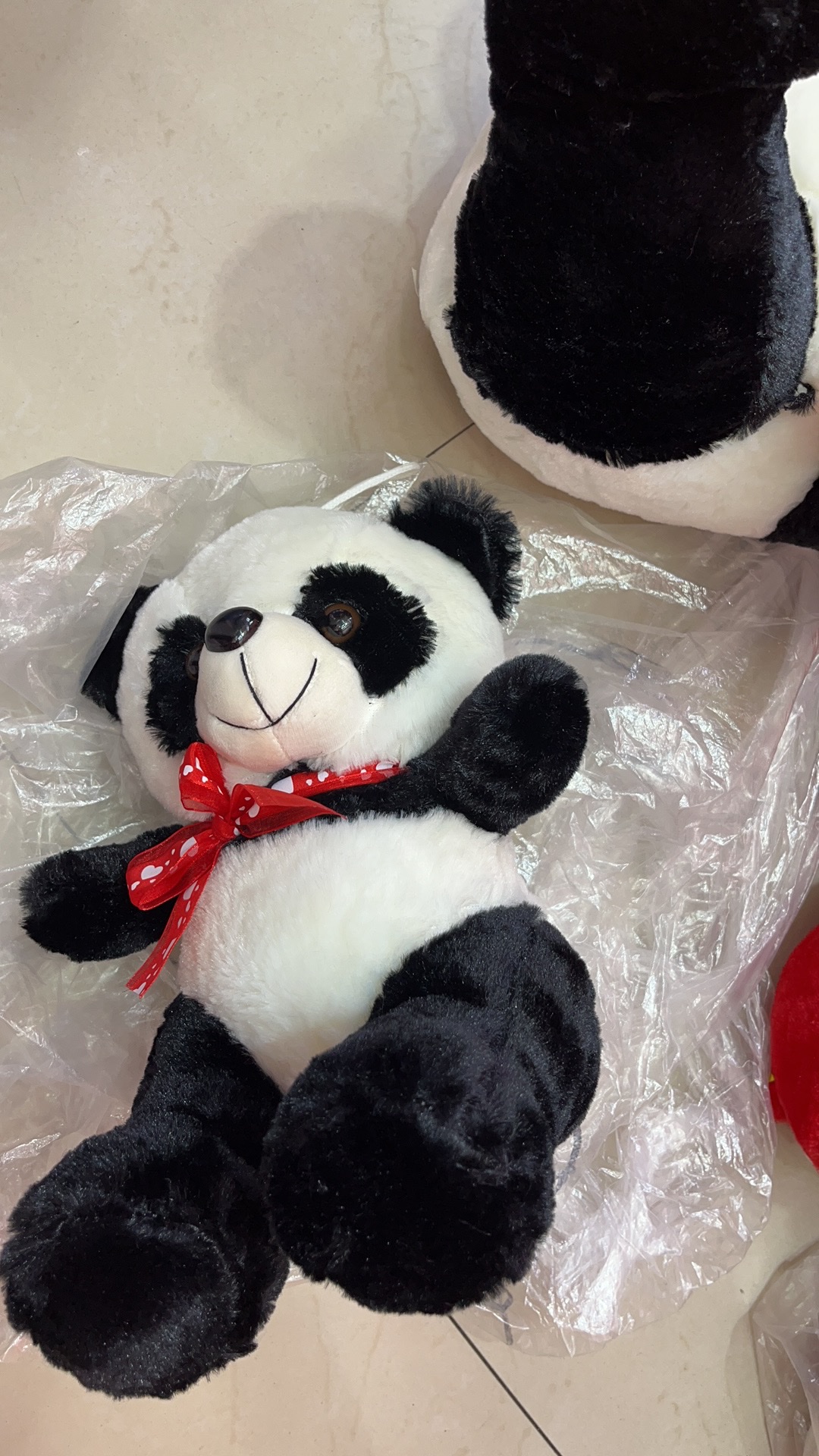 50公分红色领结挂绳压力绒黑色熊猫