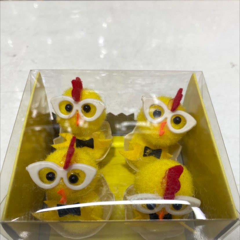 复活节小鸡戴眼镜配饰复活节礼品黄色礼盒包装DIY装饰道具儿童玩具摆件产品图