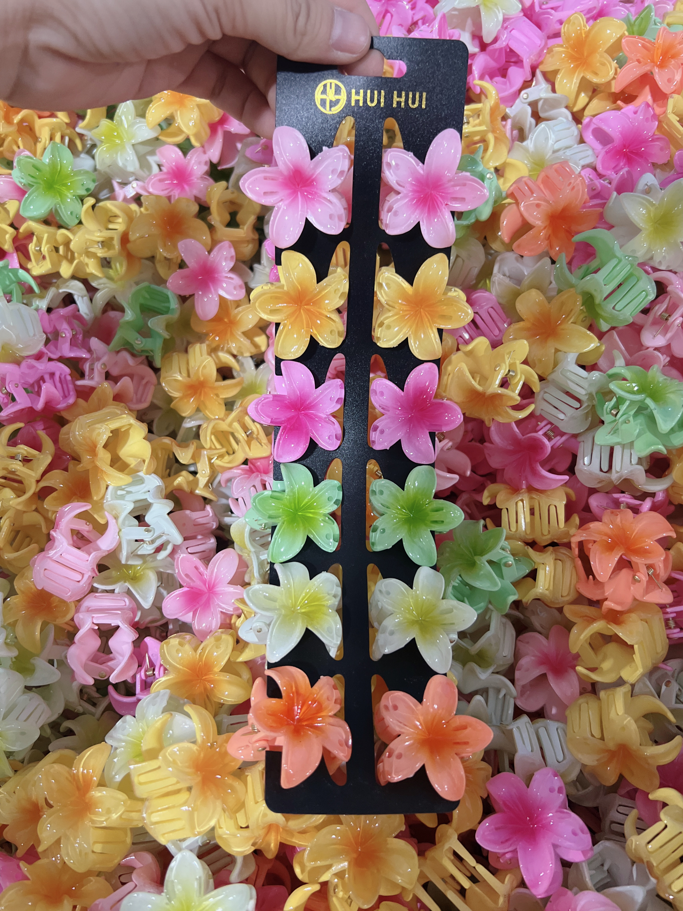 8cm Frangipani hair clip and grab dual-purpose hair accessory, fashionable and trendy hair accessory grab detail image 5