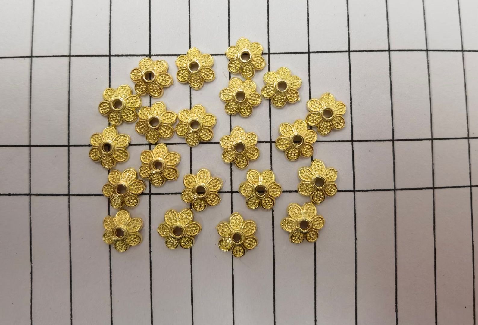 New diy handcrafted accessories for various types of ornaments, flower trays, spacer ornaments and accessories detail image 3