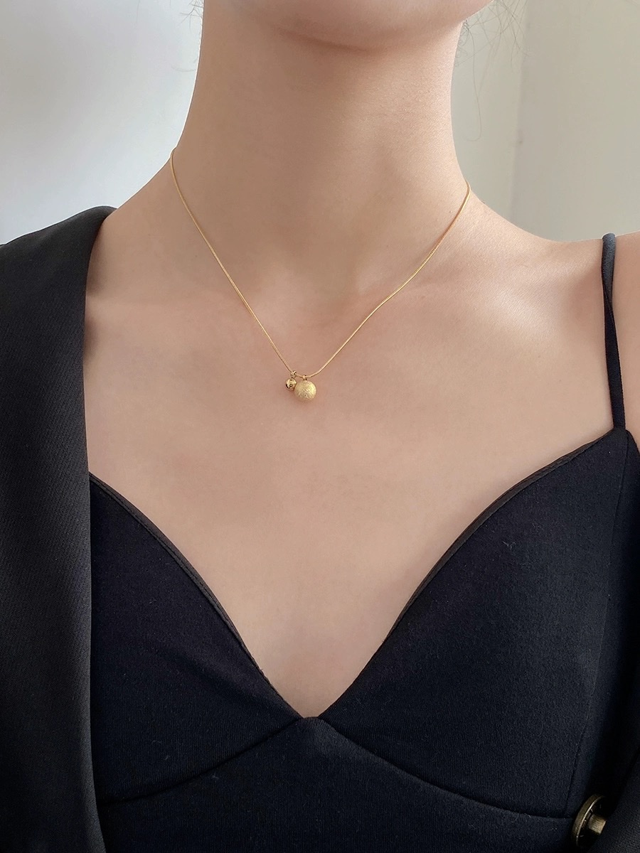 百搭高级2024年新款项链女小众设计感轻奢锁骨链不掉色钛钢毛衣链