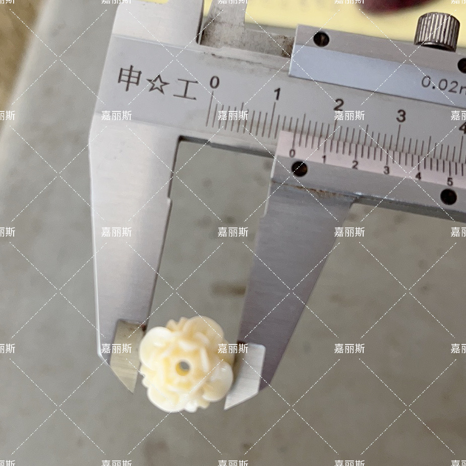 Acrylic large lotus flower accessory resin accessory resin details Picture