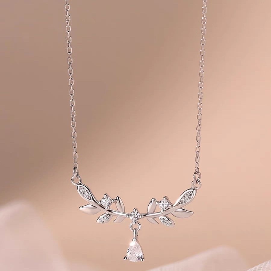 Laurel 999 plata de ley collar espiga de maíz mujer lujo nicho premium clavícula ins novia novias novias regalo Application Scenario