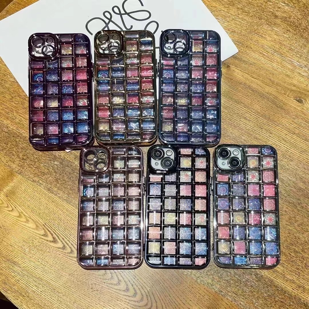 Checkered phone case details Picture