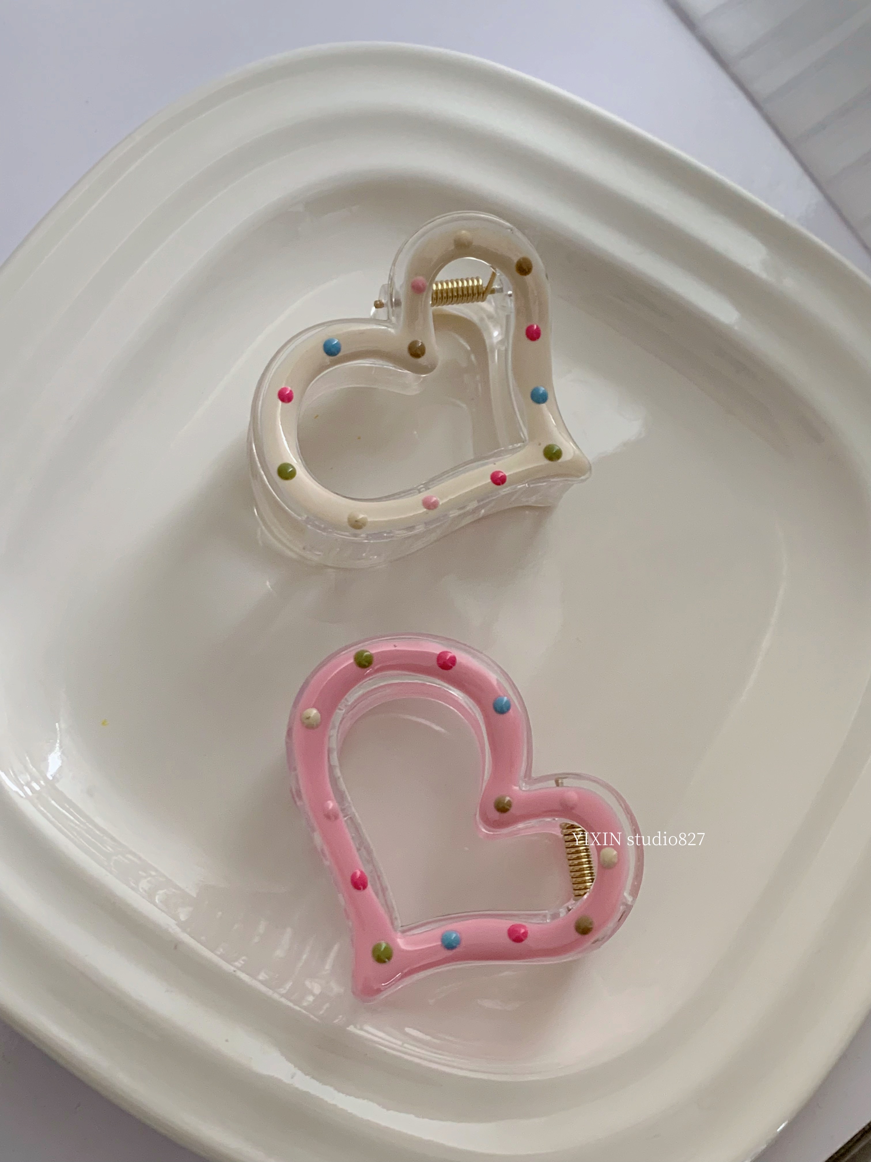 Colorful polka dot heart-shaped cute and practical grabber detail image 2