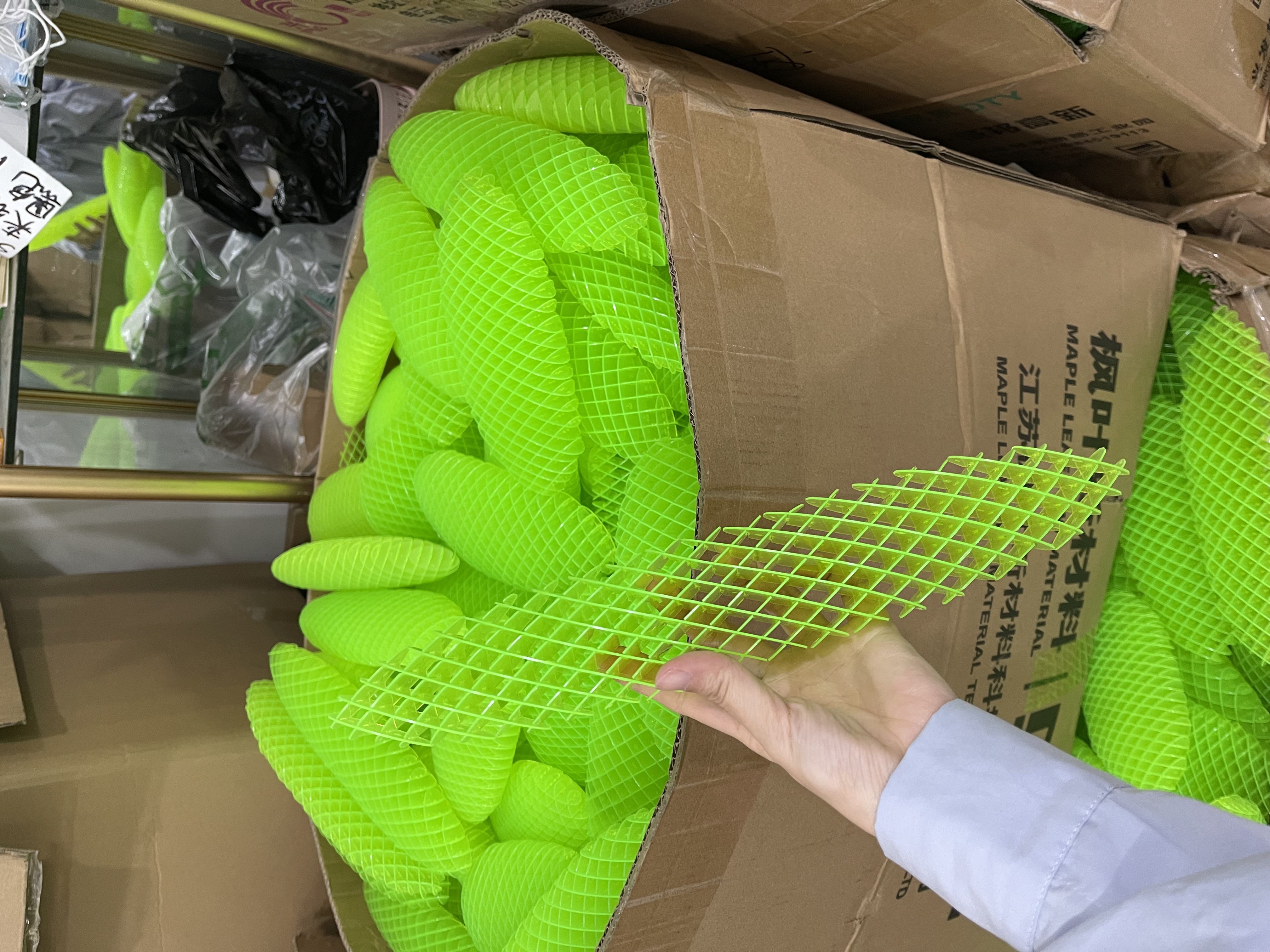 新款解压弹力网玩具 网红3D打印跨境弹力网萝卜家族 抓不住伸缩网儿童玩具详情图4