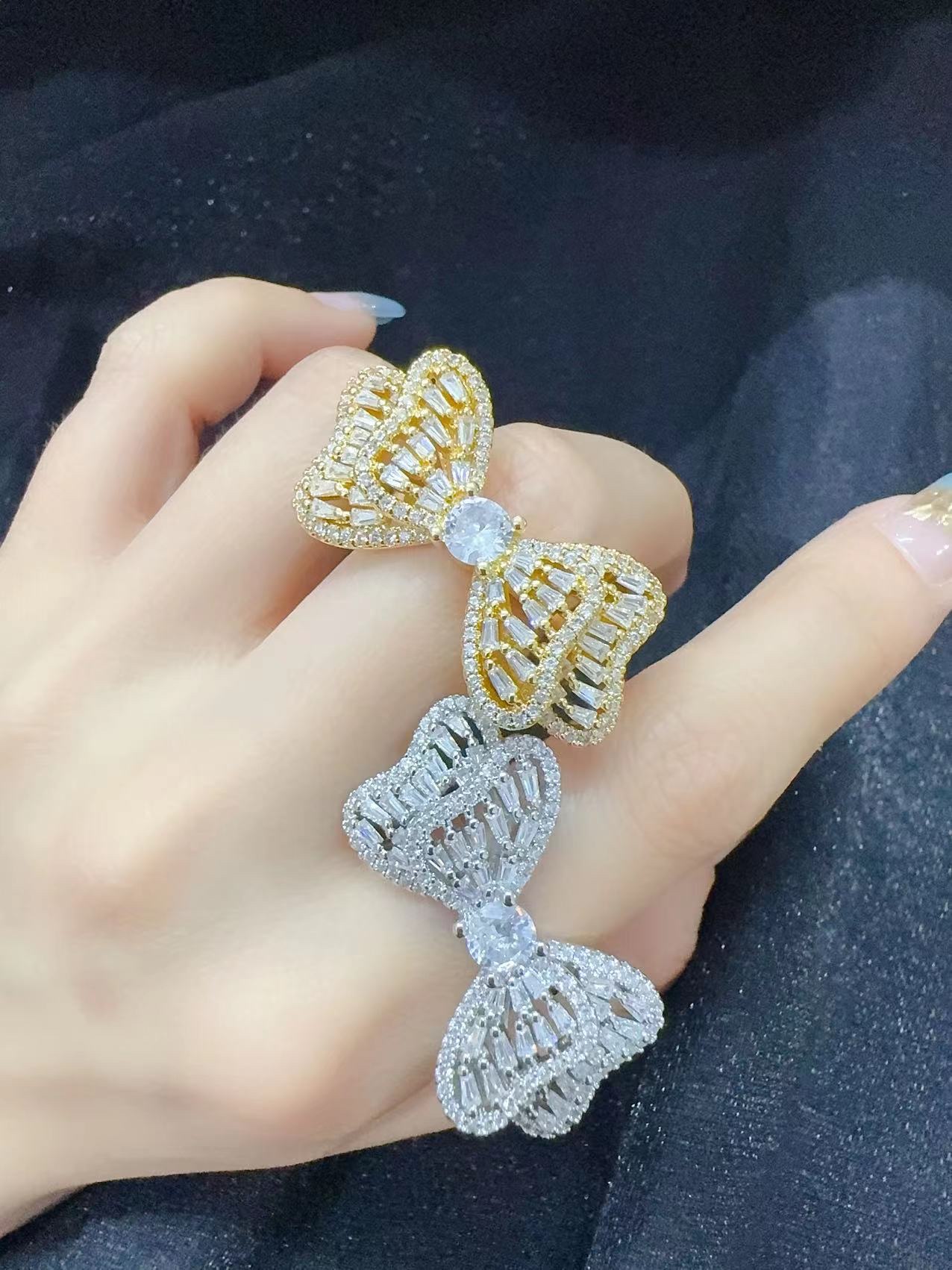 胡蝶戒指 金白两色戒指戒指