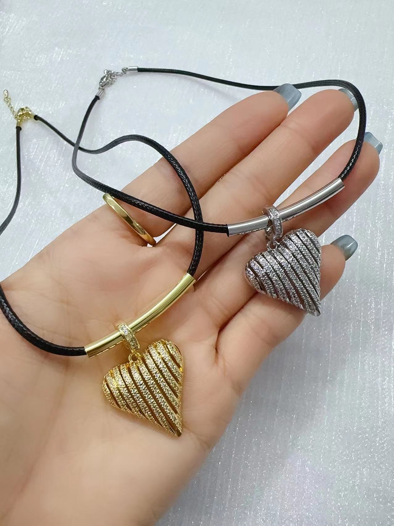 新款桃心吊坠 金白两色 挂件