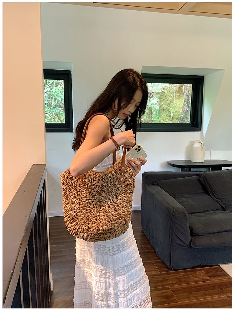 夏季网红草编包2024新款海边度假沙滩包女单肩编织包大容量托特包草编包编织包拉菲草包编织包女草编文艺草编包女斜跨时尚详情图10
