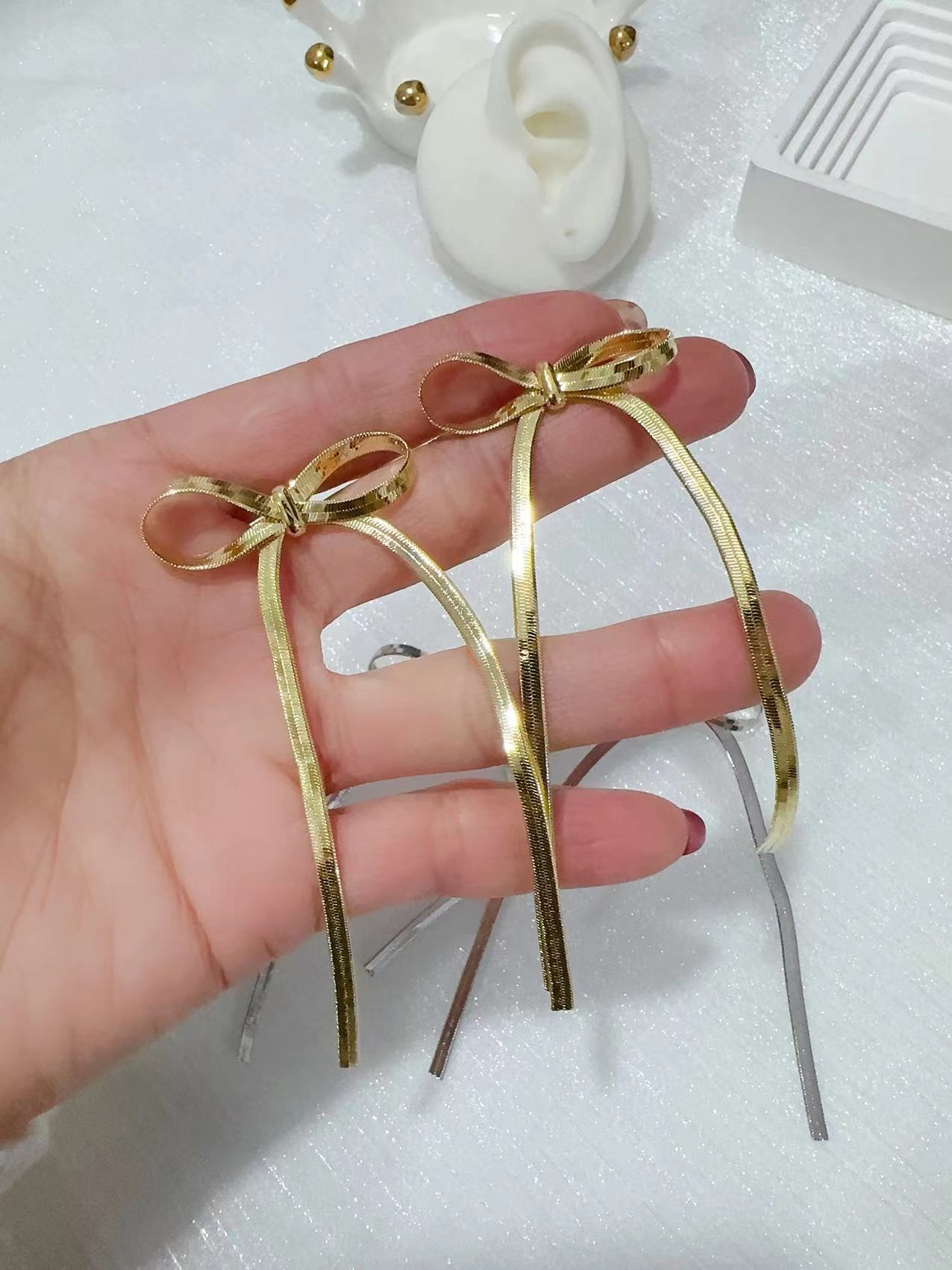 قرط الفراشة الجديد details Picture