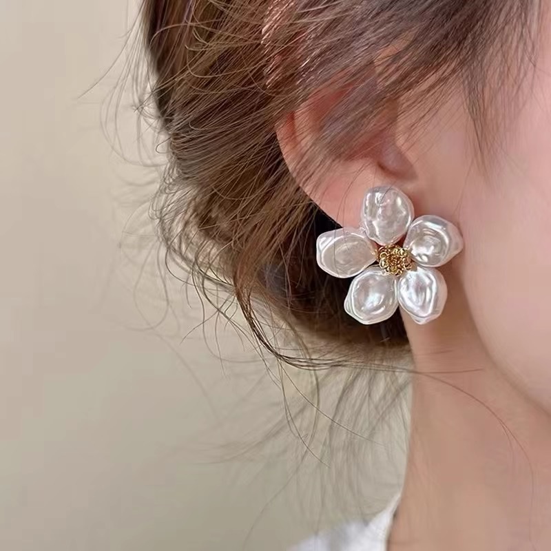 法式复古巴洛克珍珠耳钉女纯银个性甜美花朵耳环2024年新款潮耳饰