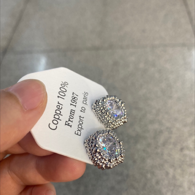 创意饰品珍珠耳钉 独特设计耳饰 简约时尚耳环装饰 适合各种场合佩戴详情图4