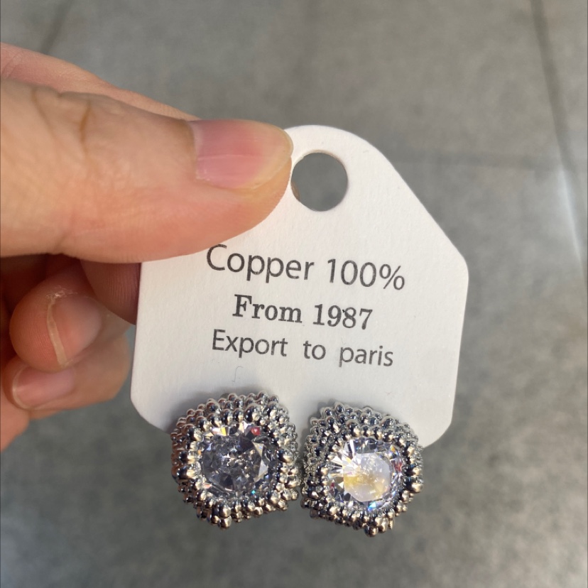 创意饰品珍珠耳钉 独特设计耳饰 简约时尚耳环装饰 适合各种场合佩戴细节图