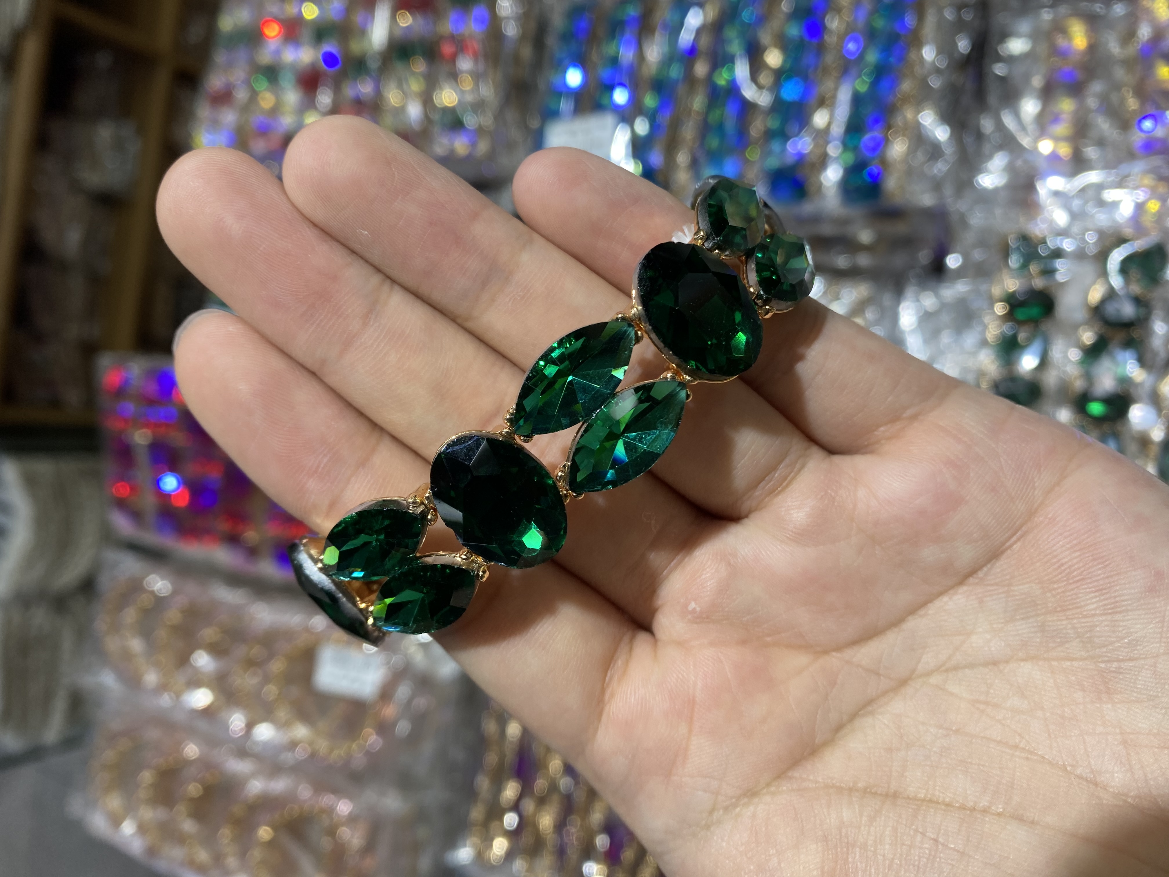 季度现货，欧美风格弹力玻璃手链，佩戴舒适，时尚魅力，不购买你可能会后悔哦细节图