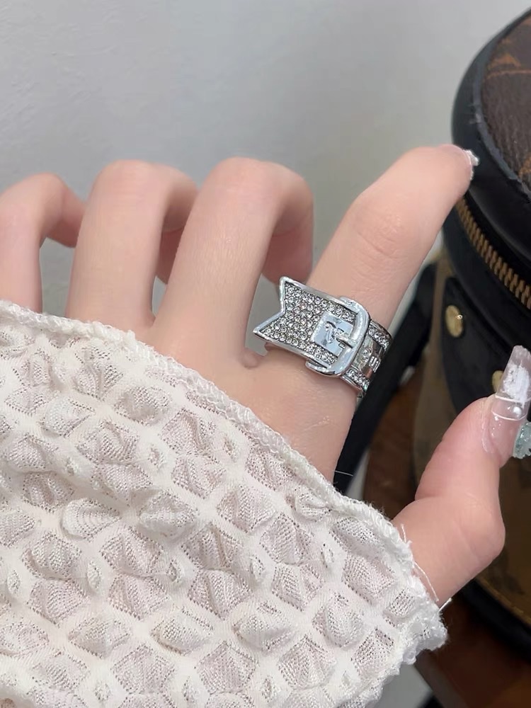 西太后满钻闪钻皮带扣土星宽版轻奢情侣戒指女朋克高级感指环小众