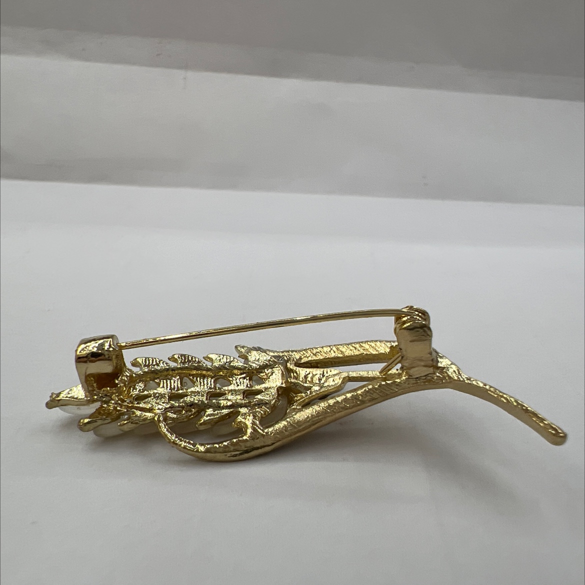 胸针/徽章/胸针锌合金/labubu/胸针防走光细节图