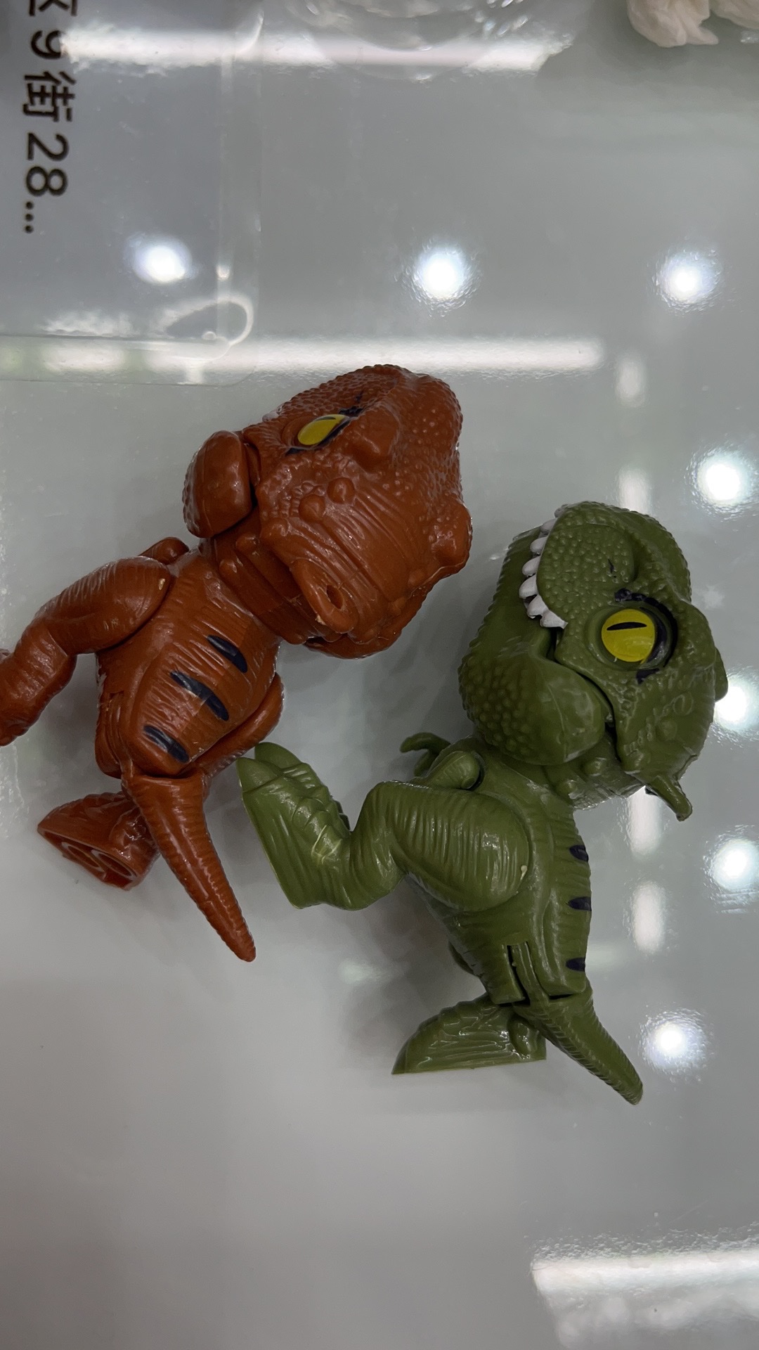 咬指恐龙细节图