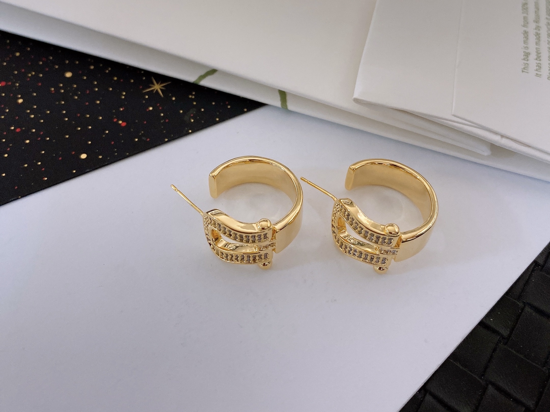 锆石耳环饰品 璀璨闪耀 明星同款耳环 精致耳饰 时尚潮流女士首饰