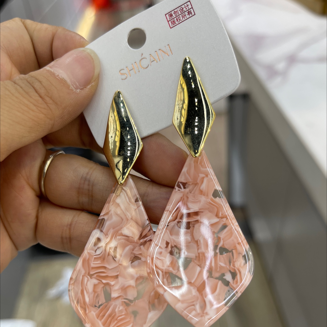 The national trend series features fashionable and trendy designs, with casual earrings and earrings as the main focus Application Scenario