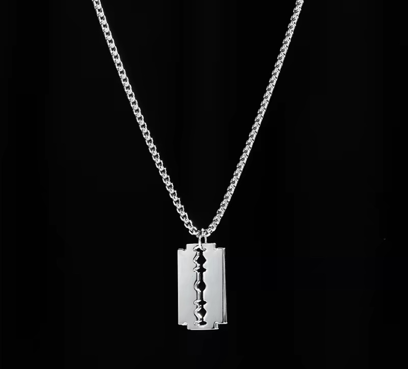 Single and double razor necklace for men, pure silver, the same style as Li Ronghao's, a niche and unique necklace accessory, versatile and fashionable men's collarbone chain detail image 3