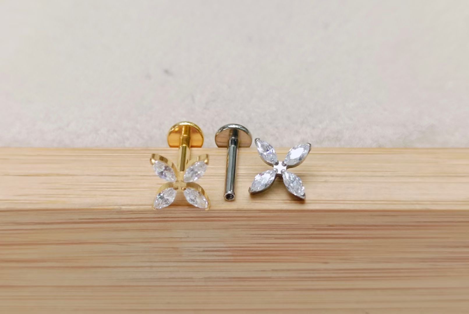 G23钛合金耳钉唇钉 时尚+百搭 穿刺品 厂家直销产品图