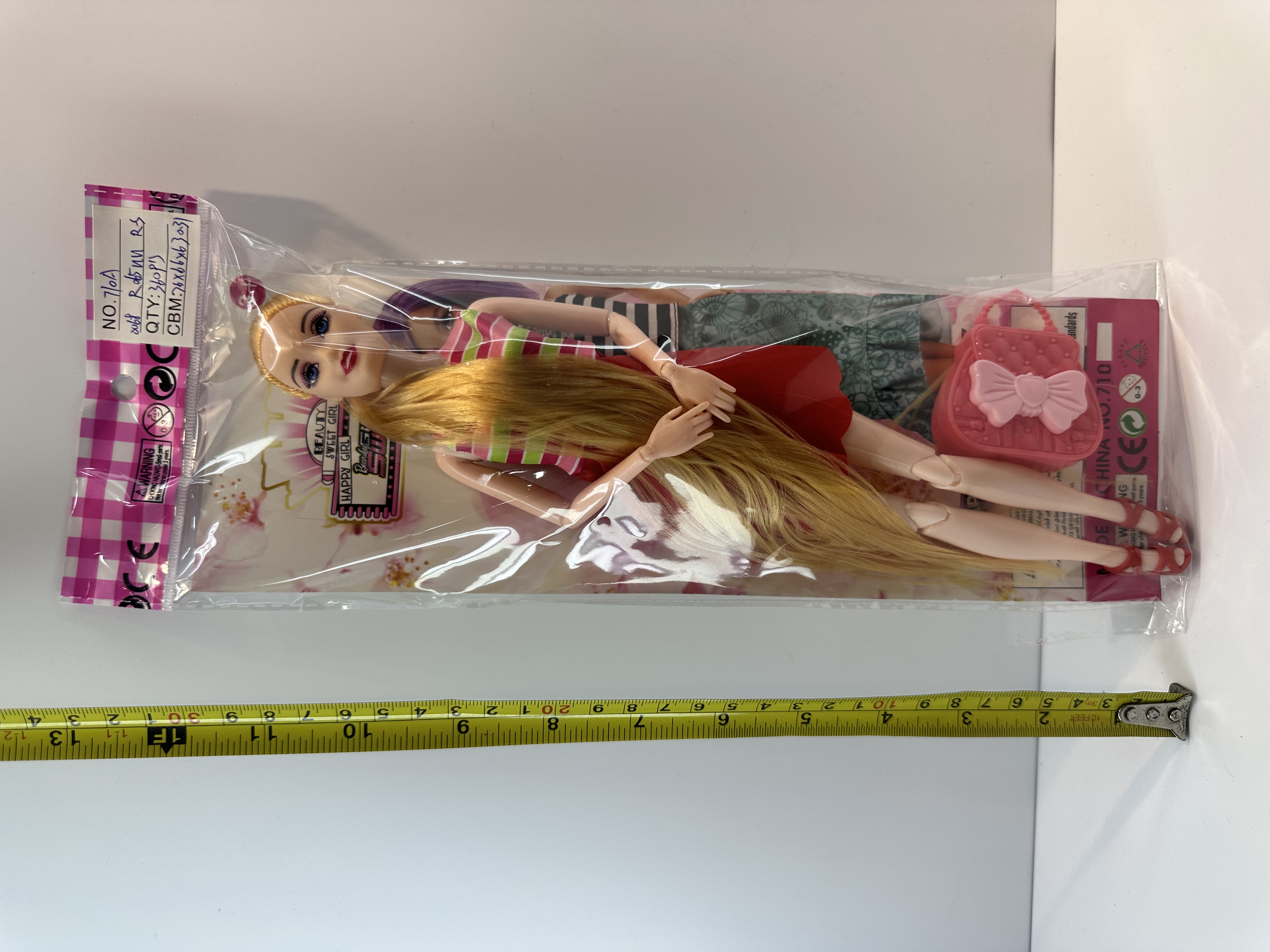 Joint hand and foot toys in doll bags