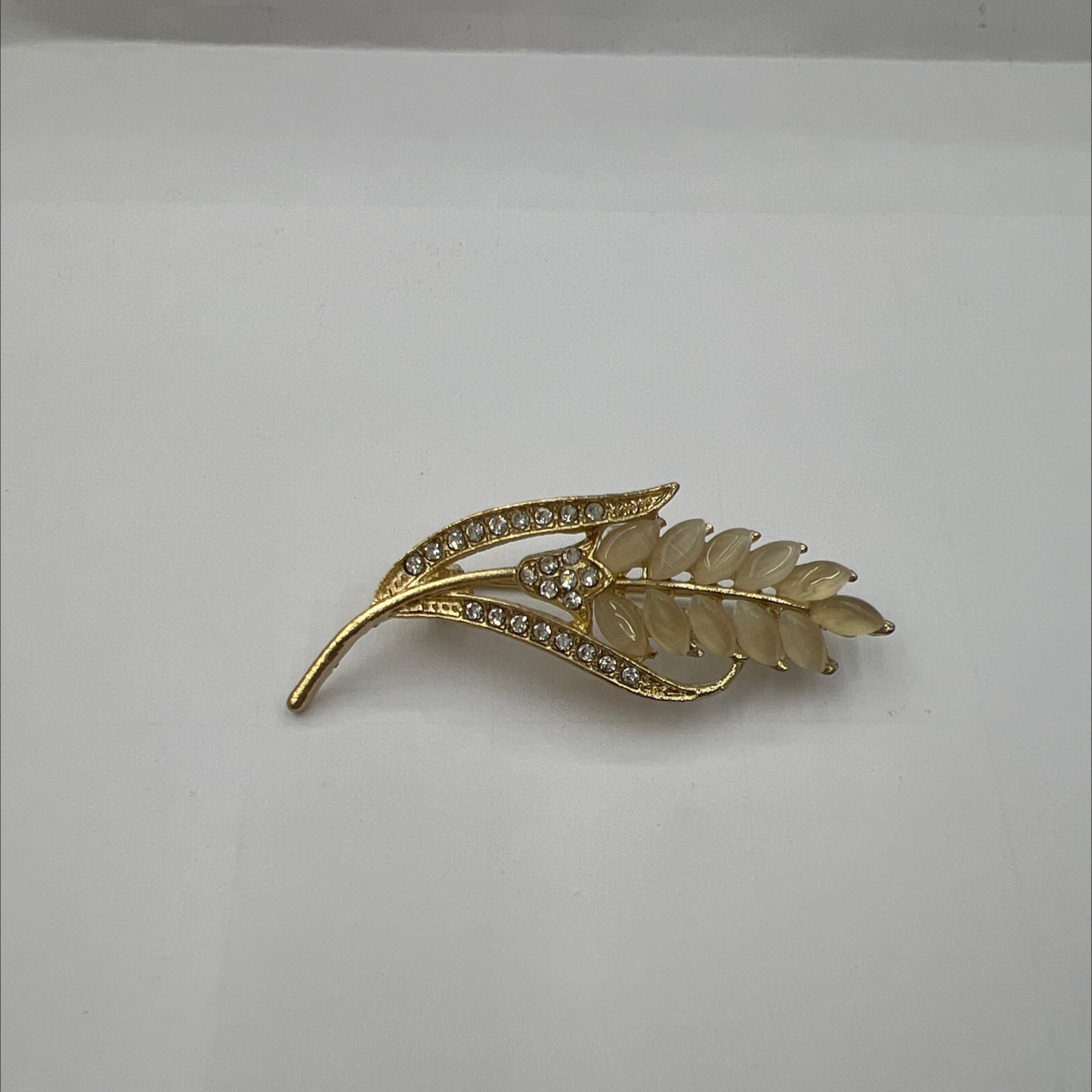 宏泰饰品麦穗猫眼胸针精致配饰2024新款ins国潮系列胸针详情3