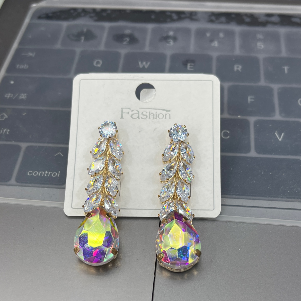 珍珠耳环女款时尚饰品 耳饰耳钉 简约大气优雅耳饰 精致耳环礼物装饰品