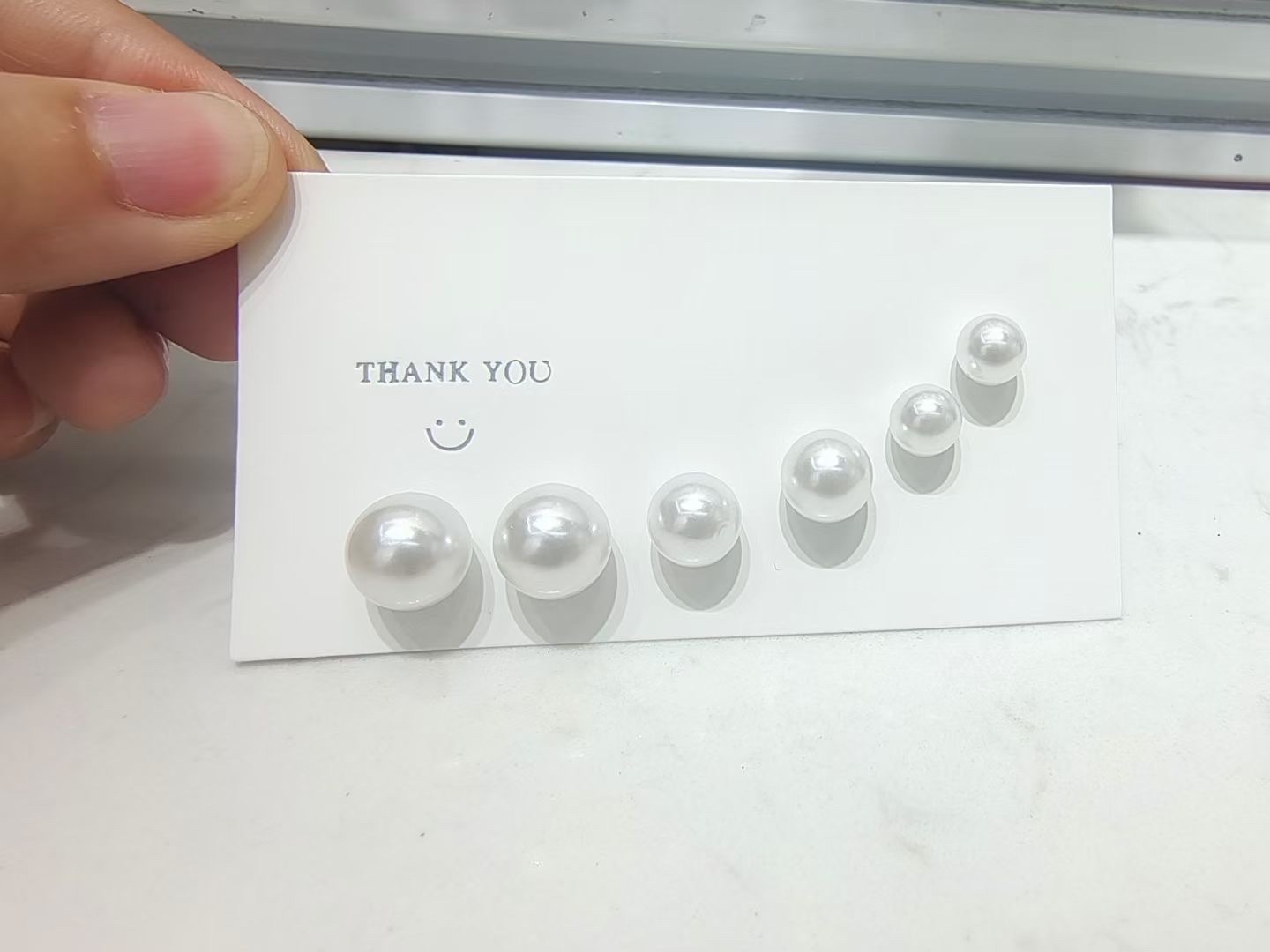 New exquisite pearl earrings, delicate earrings, elegant stud earrings, simple and fashionable ladies' jewelry, niche ear accessories, unique design, trendy earrings, stud earrings