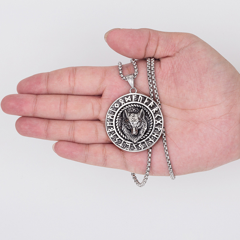 Titanium steel pendant, stainless steel jewelry chain Application Scenario