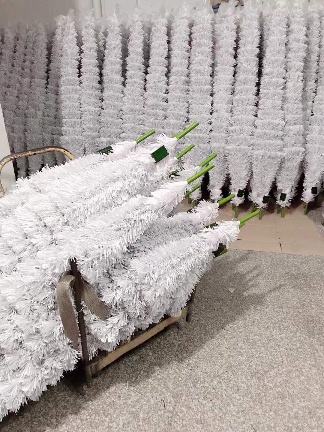 Tree Christmas festival decorations: Essential Christmas flower wooden pendants, festive atmosphere decoration, Christmas gifts, bow decorations, beautiful and durable Specification image