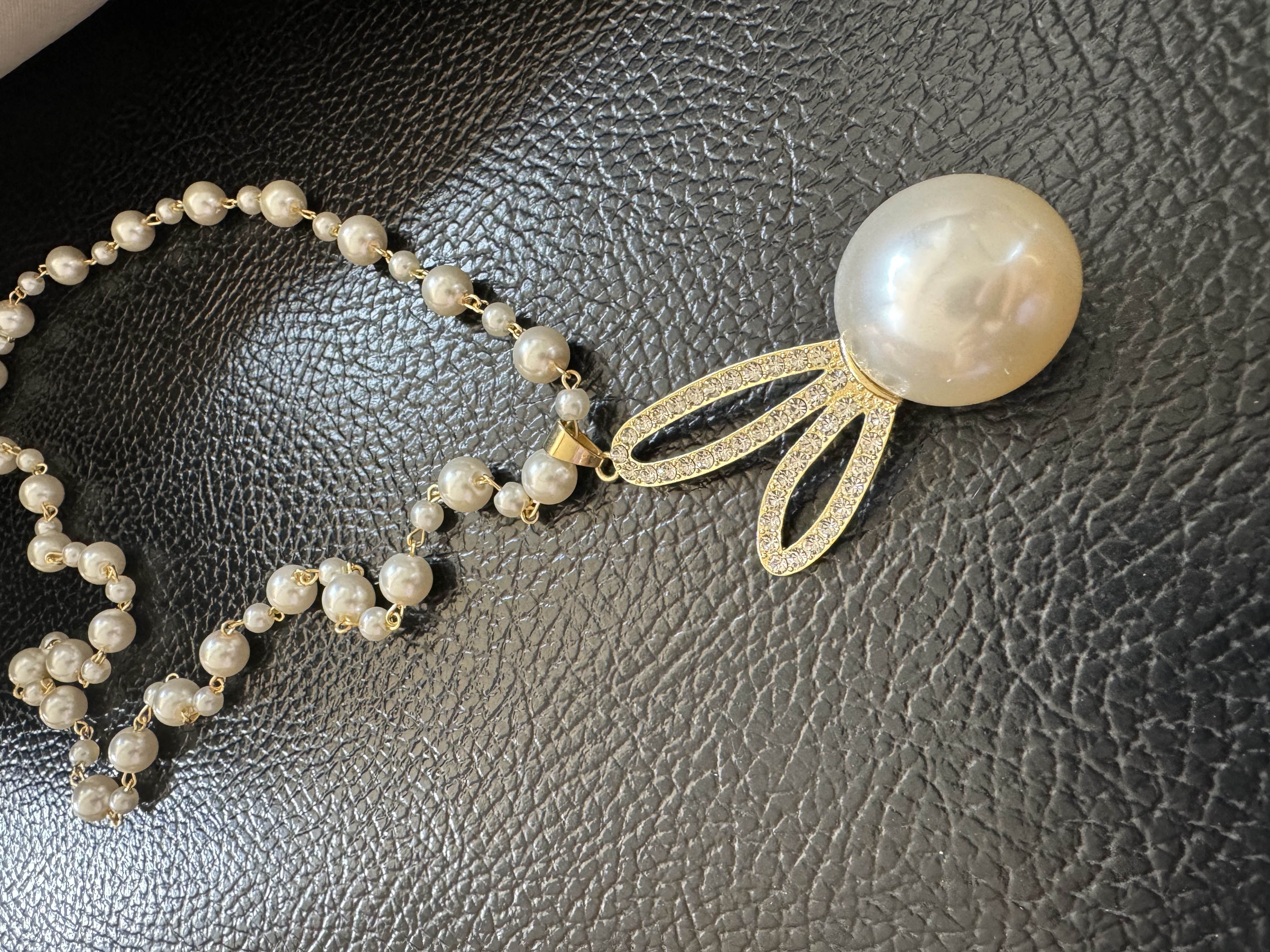 Long, trendy necklace, cute pearl sweater, new autumn and winter style, versatile accessories, decorative pendants, fashionable wax sweater chain, wax sweater chain, long, trendy necklace, cute pearl sweater, new autumn and winter style detail image 5