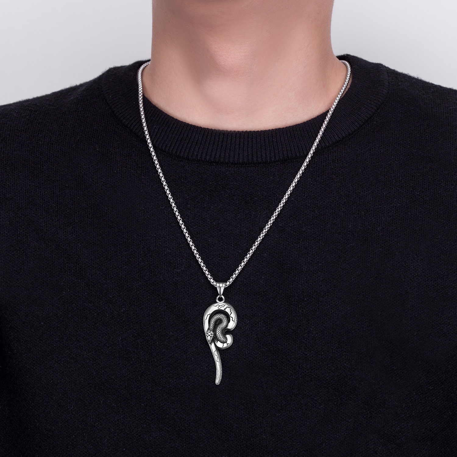 Wholesale of new cross-border titanium steel snake-shaped necklaces from Europe and America. Trendy men are dancing and hip-hop. Gifts for boyfriends, pendants, necklaces, pendants detail image 5