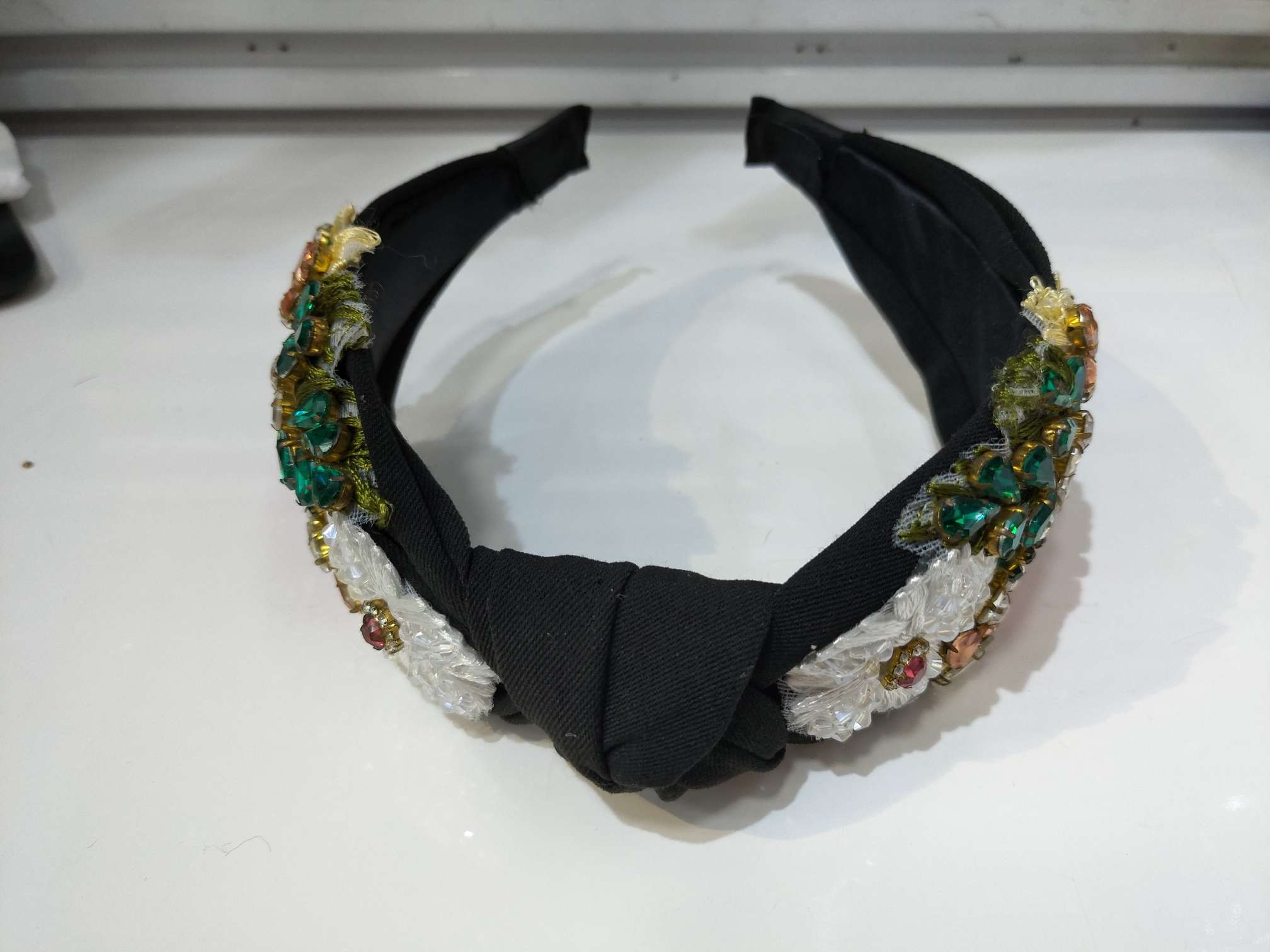 工厂卖家批发零售发箍女夏季百搭头饰 布艺花朵镶钻发饰饰品时尚简约款式耐用舒适不伤发质发卡细节图