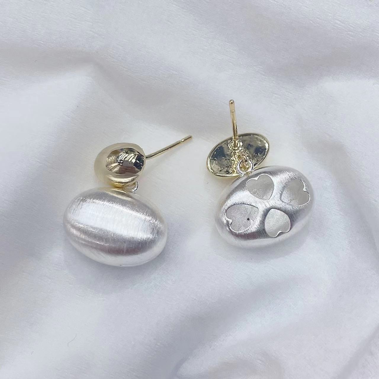铜合金设计银拉丝银豆豆时尚耳环详情图3